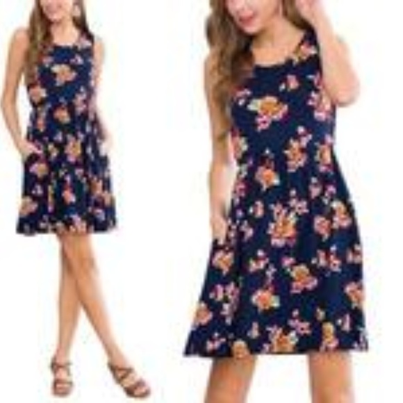 Women's Empire Waist Pleated Pocket Dress - Picture 2 of 2